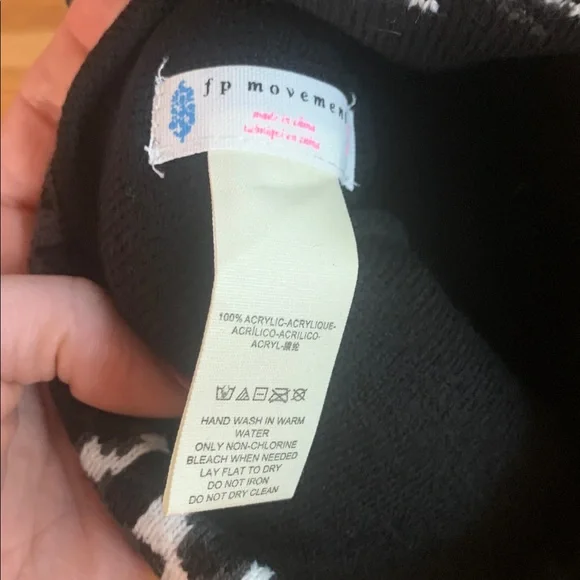 NWOT Free People Leopard Beanie! - Picture 3 of 3